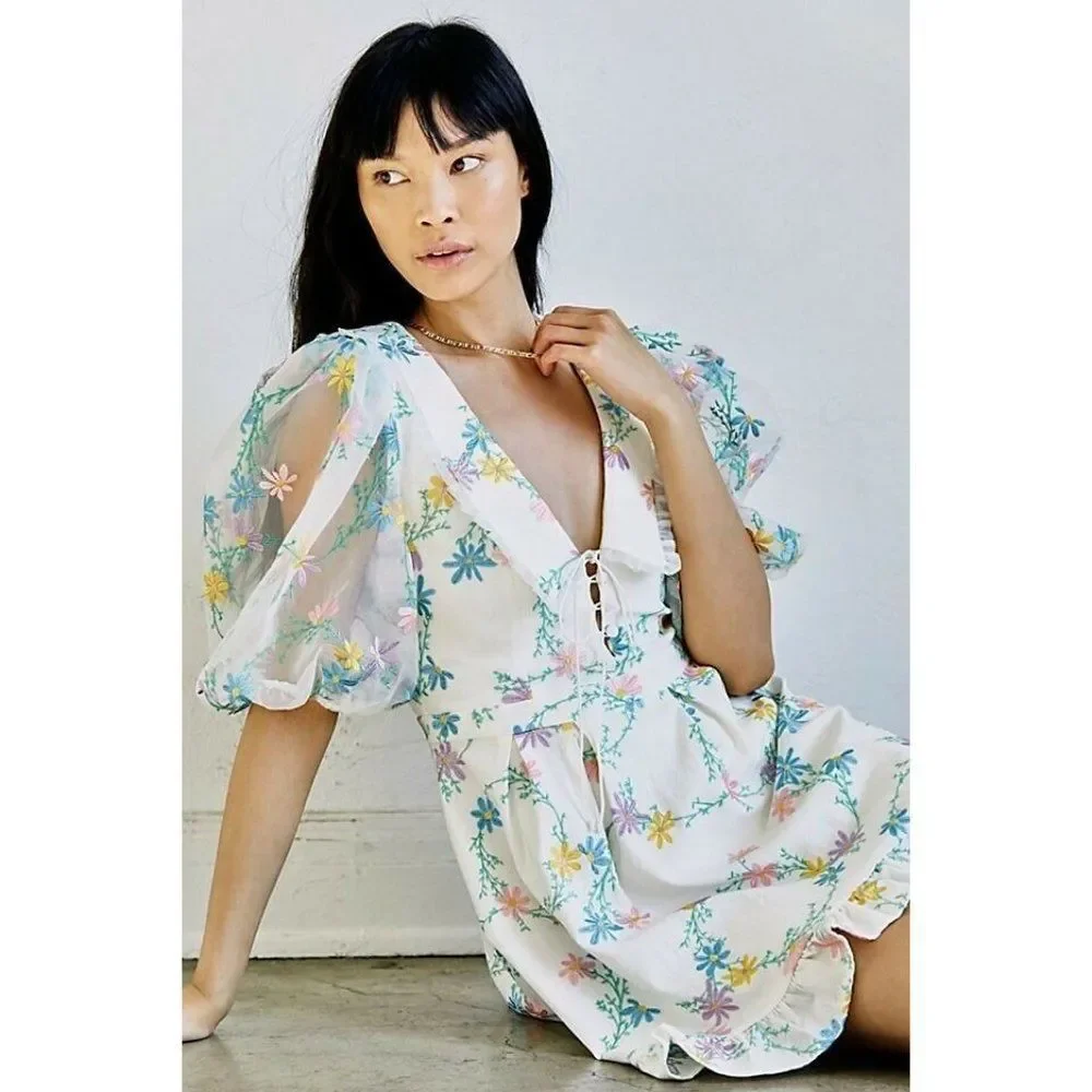 NEW FOR LOVE & LEMONS MAJORIE EMBROIDERED MINI DRESS - Picture 9 of 10